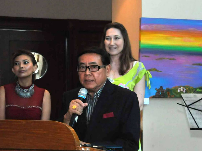 Russian artist Natalya Bronzova exhibition RAINBOW OF MY SOUL at the Rockwell Club