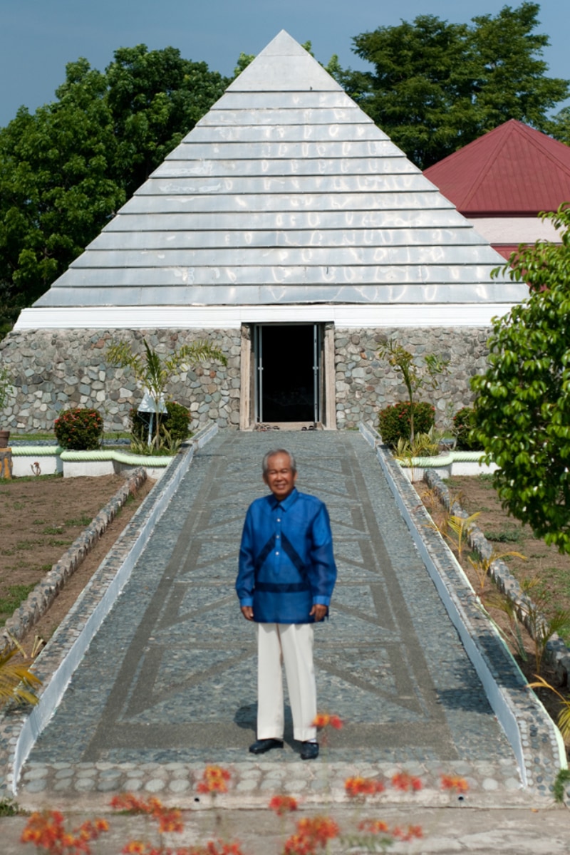 Natalya Bronzova with Alex Orbito at the Pyramid of Asia, Urdaneta, Pagansinan, Philippines