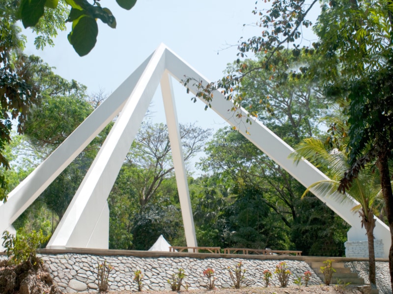 Natalya Bronzova with Alex Orbito at the Pyramid for Light, Alominos City, Pagansinan, Philippines