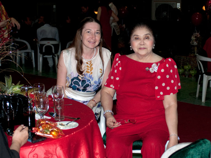 Souvenir pictures with Imelda R. Marcos