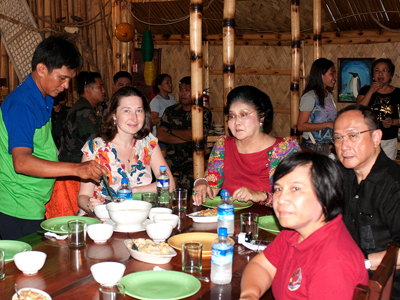 Souvenir pictures with Imelda R. Marcos