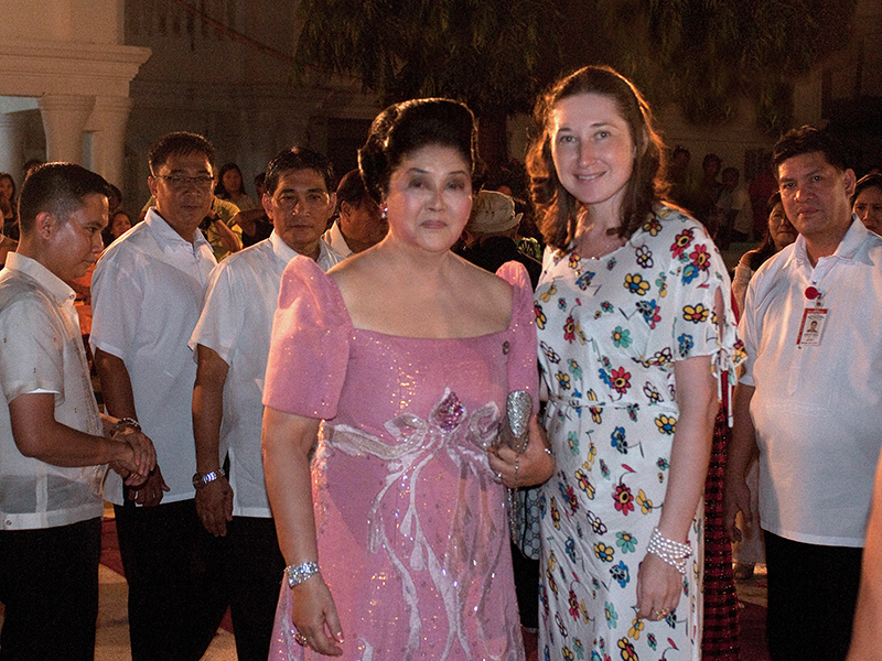 Souvenir pictures with Imelda R. Marcos