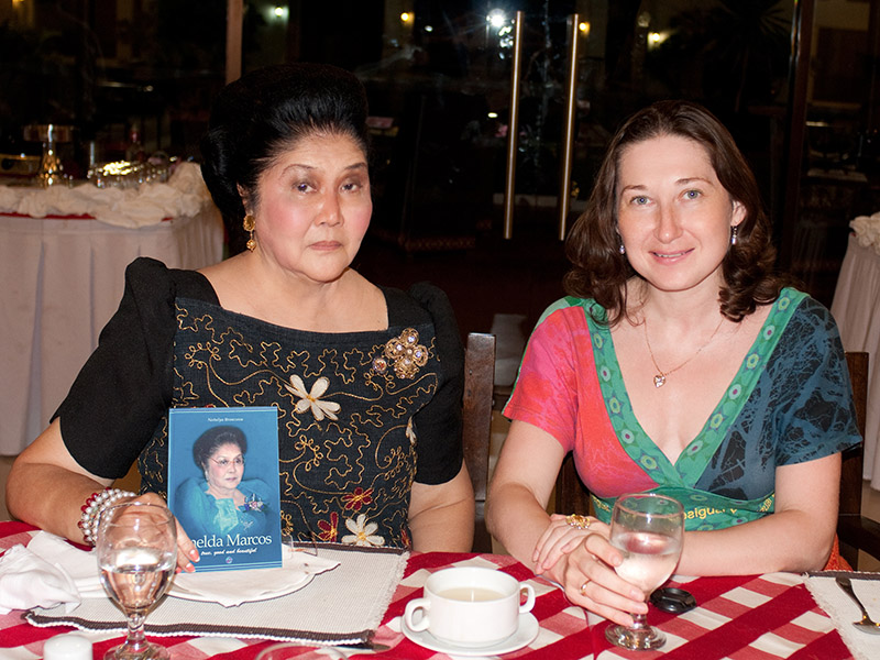 Souvenir pictures with Imelda R. Marcos