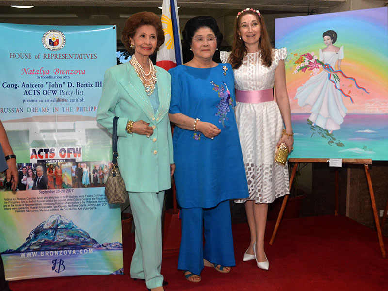 Souvenir pictures with Imelda R. Marcos