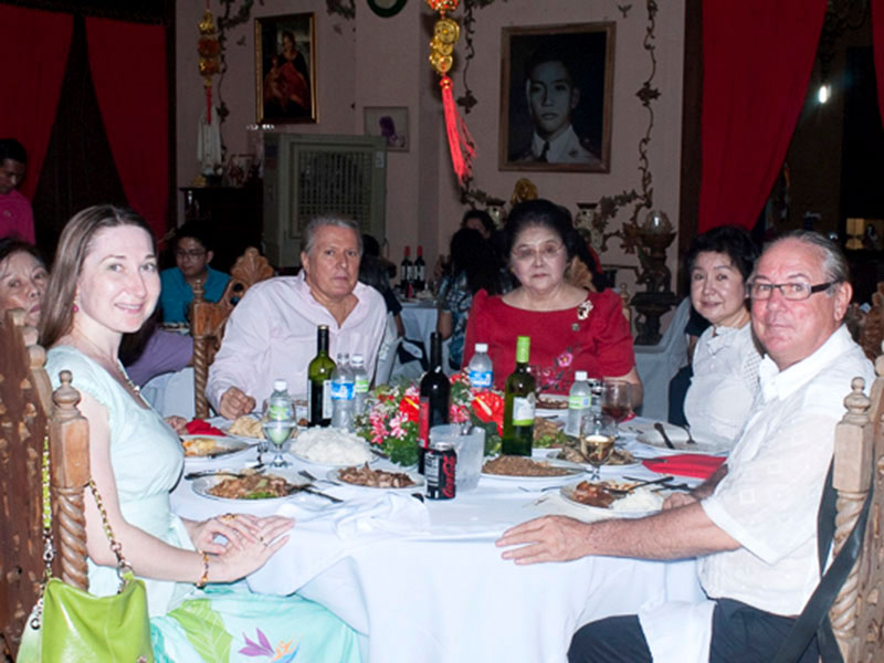 Souvenir pictures with Imelda R. Marcos
