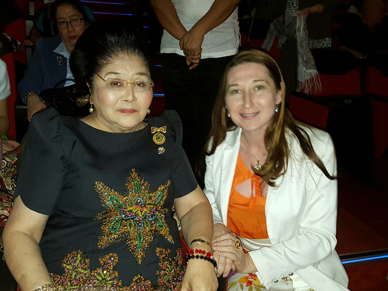 Souvenir pictures with Imelda R. Marcos