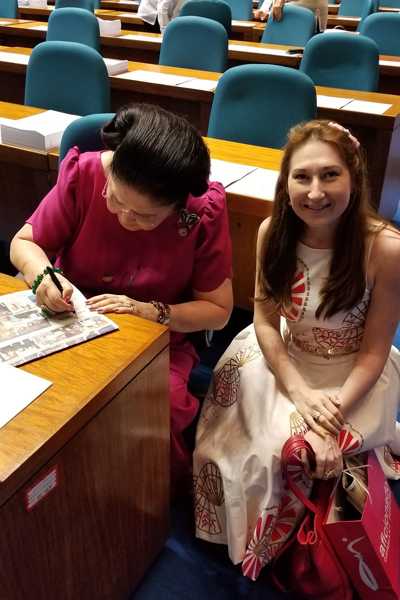Souvenir pictures with Imelda R. Marcos
