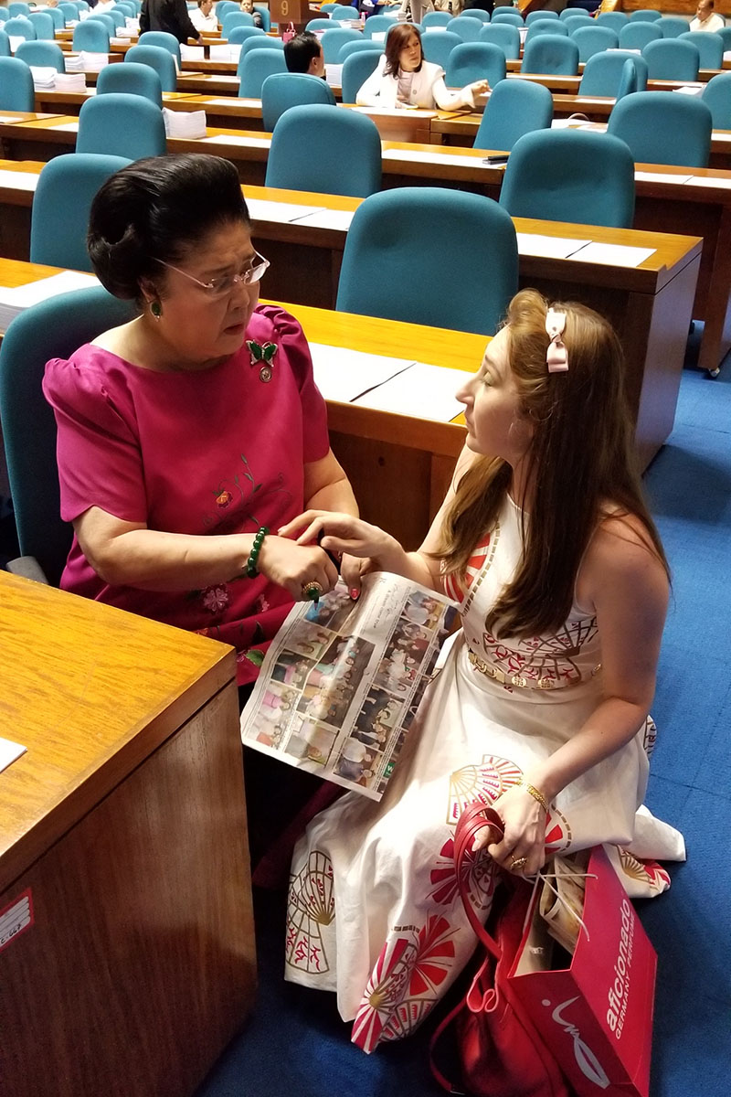 Souvenir pictures with Imelda R. Marcos