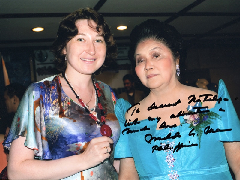 Souvenir pictures with Imelda R. Marcos