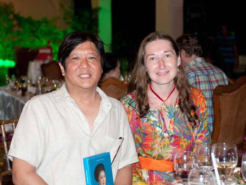 BongBong Marcos with 2-14 Imelda book