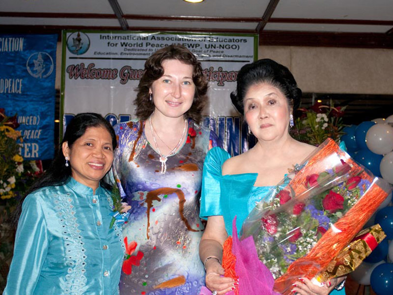 Congresswoman and former Philippines first lady Imelda Marcos, Prof. Dr. Maria Jo Bilasano and N. Bronzova