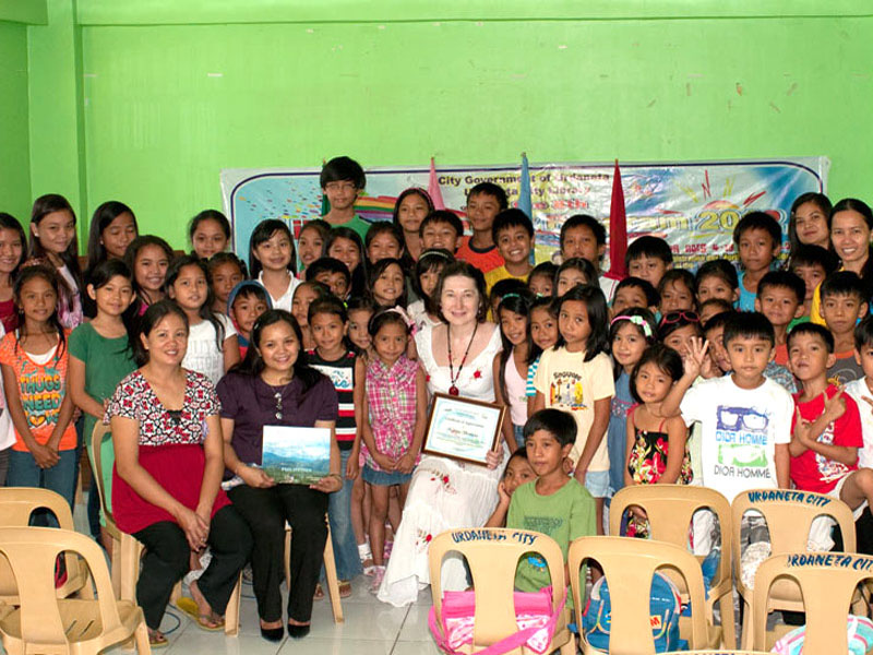 Natalya Bronzova, talked to school students about her work and her book: The Philippines