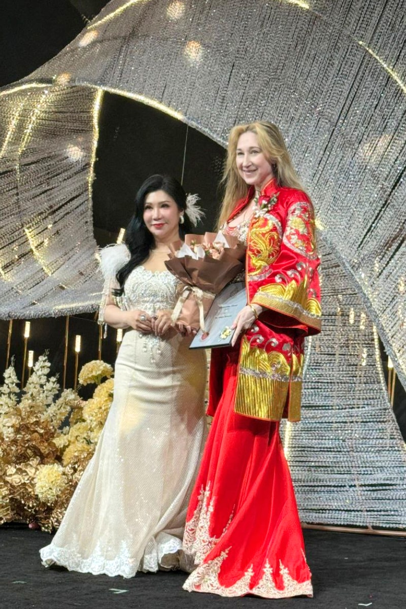 Natalya on stage as VVIP with YM Tengku Rosmawinni Dato' Muiz at her Birthday Gala banquette